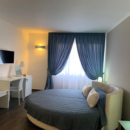 B&B Al Picchio โมโนโปลี ภายนอก รูปภาพ
