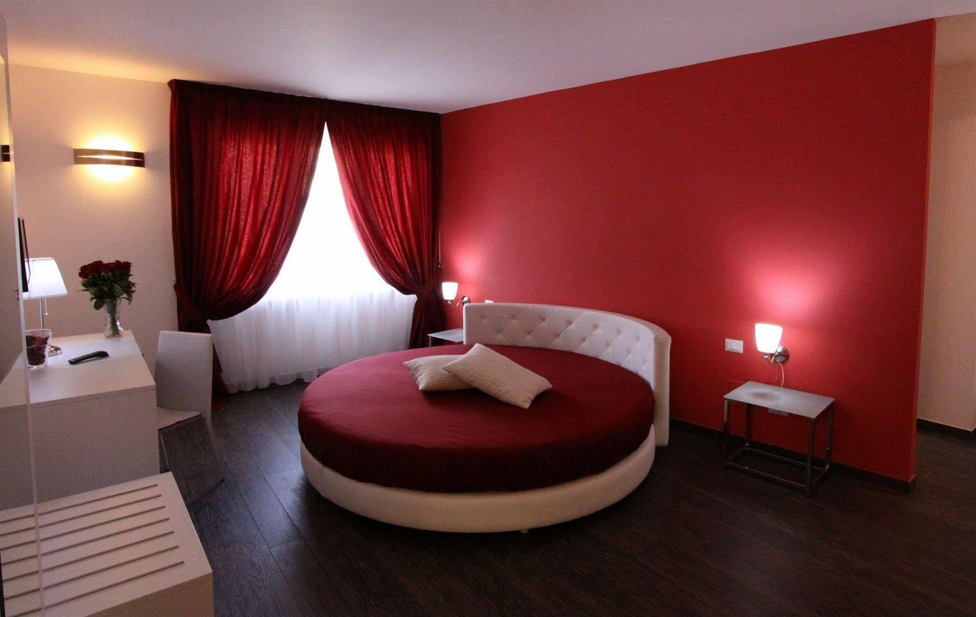 B&B Al Picchio โมโนโปลี ภายนอก รูปภาพ