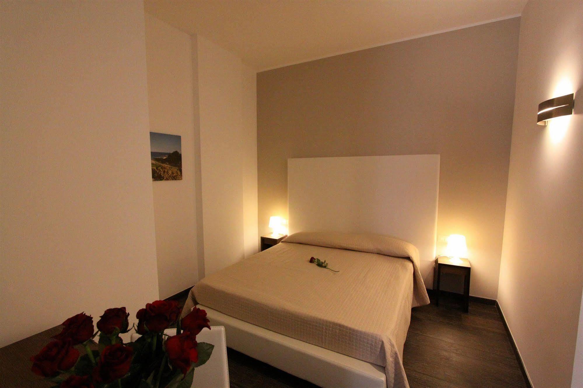 B&B Al Picchio โมโนโปลี ภายนอก รูปภาพ