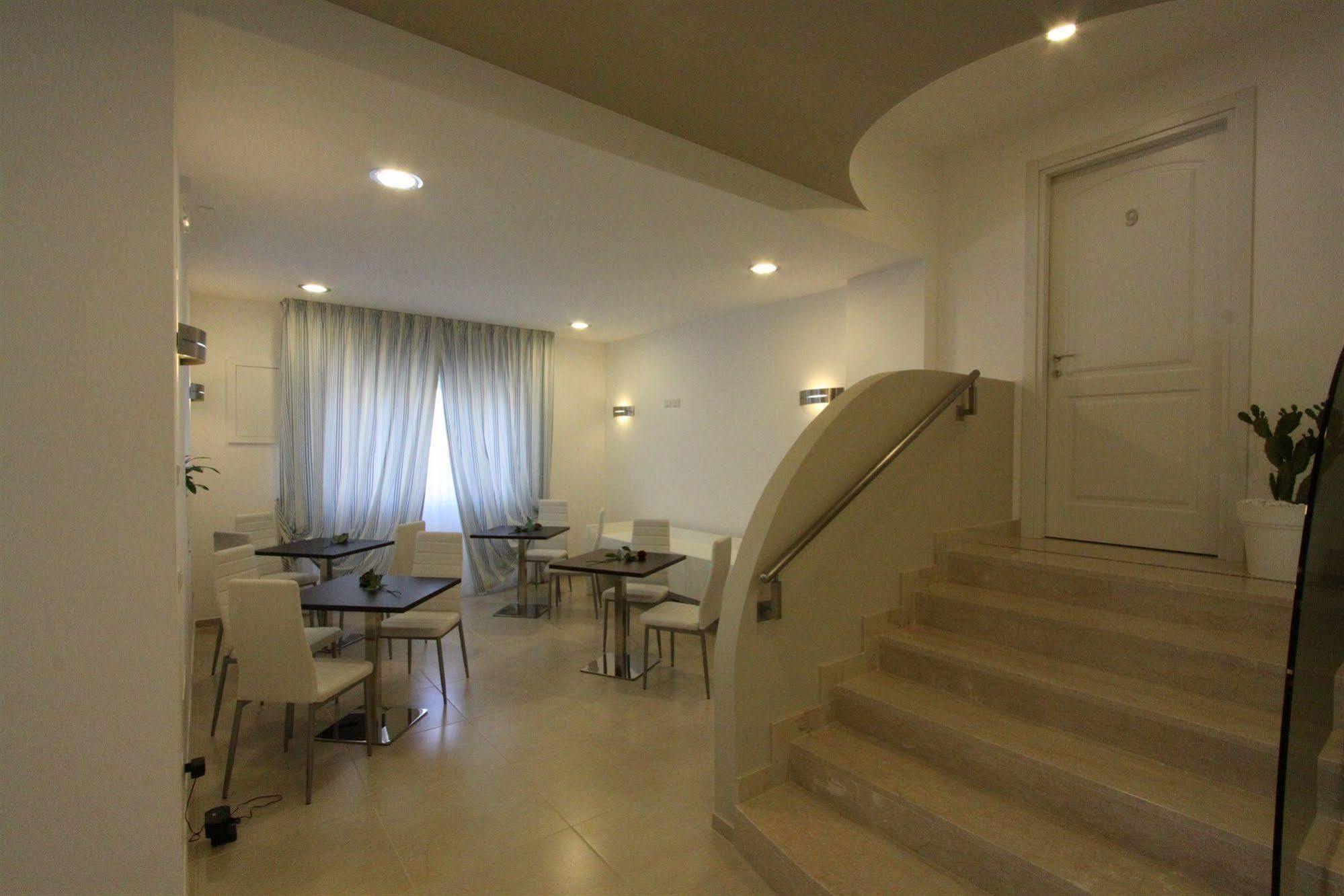 B&B Al Picchio โมโนโปลี ภายนอก รูปภาพ
